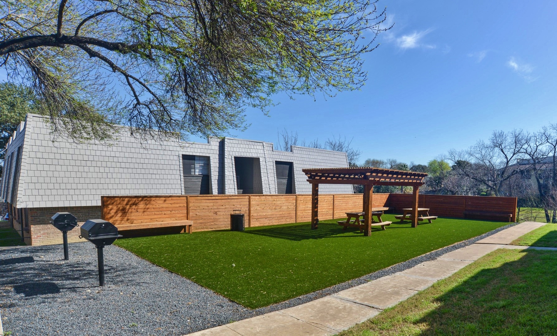 Jewel Apartment Homes Image 18